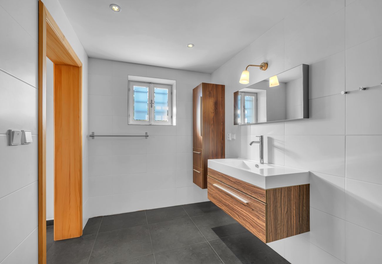 Villa in Mladé Buky -  Mlade Buky KJH348