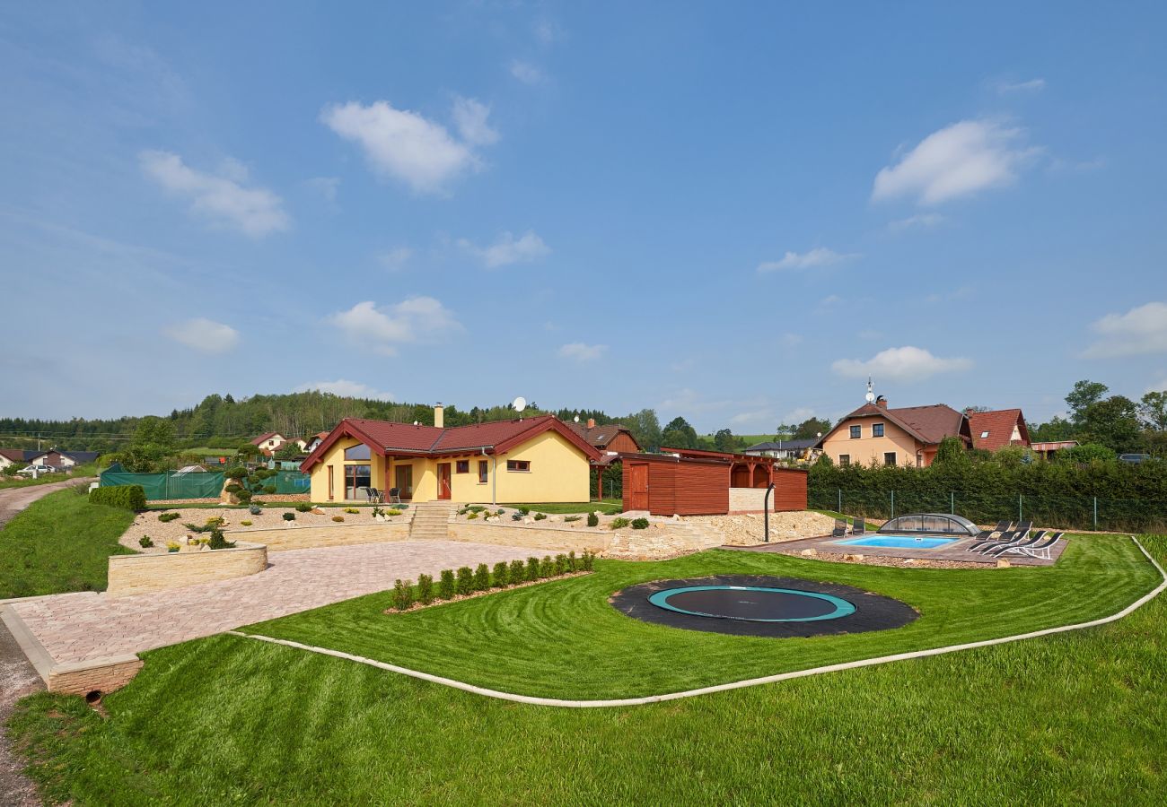 Villa in Cermná -  Cerna KCG350