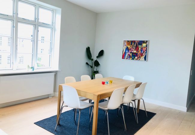 Apartment in Aalborg - aday - 4 Bedroom - Modern Living Apartment - Aalborg