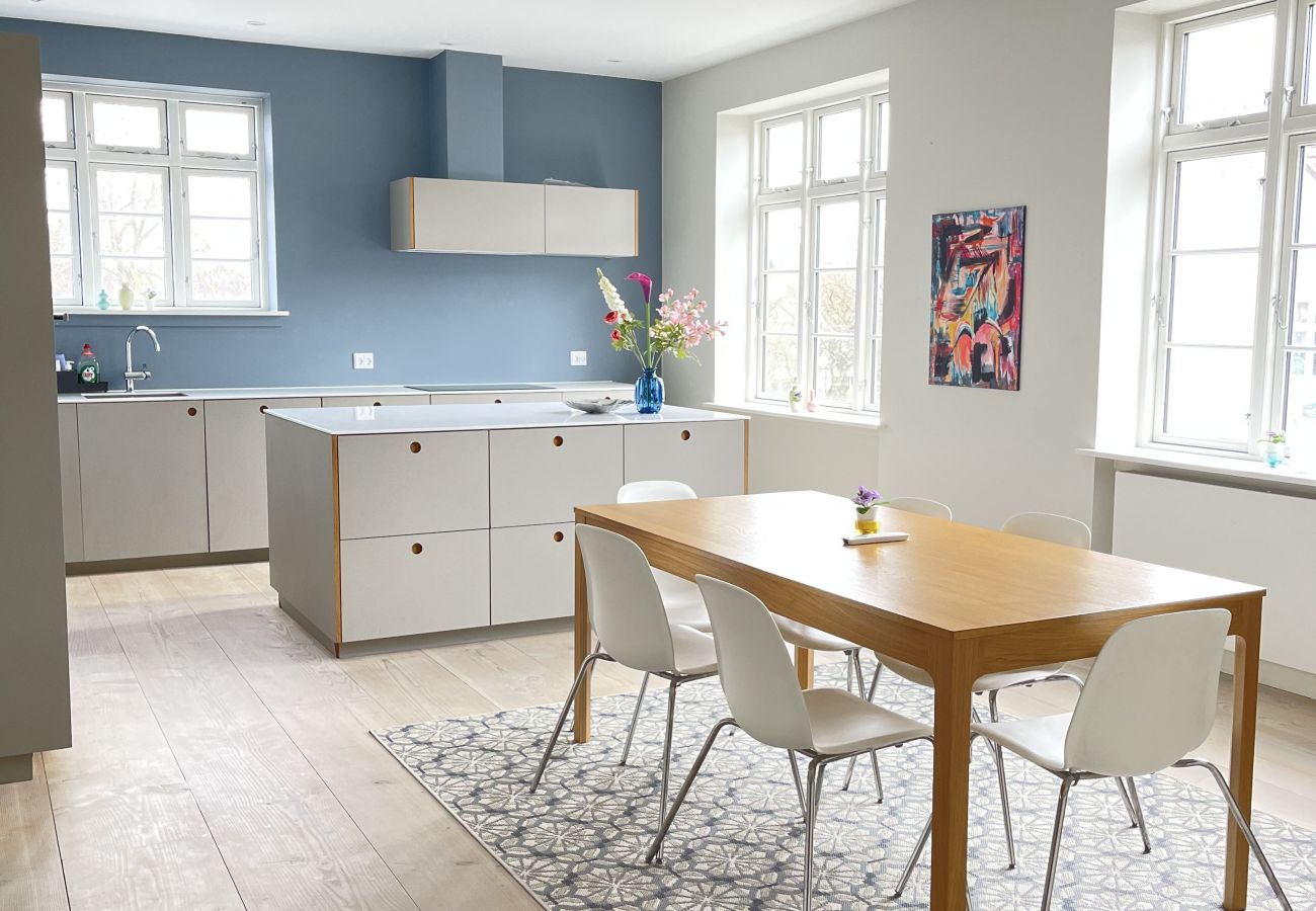 Apartment in Aalborg - aday - 4 Bedroom - Modern Living Apartment - Aalborg