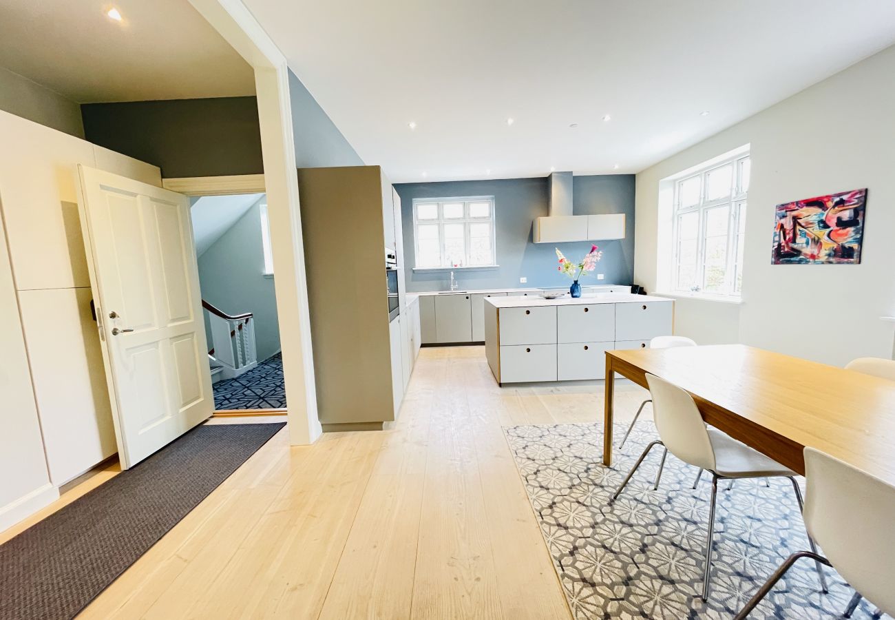 Rent by room in Aalborg - aday - Modern Living - Yang room