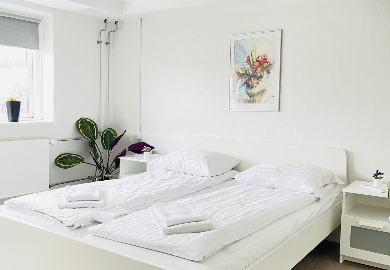 Rent by room in Aalborg - aday - Villa Firenze - Garden and Terrace Room