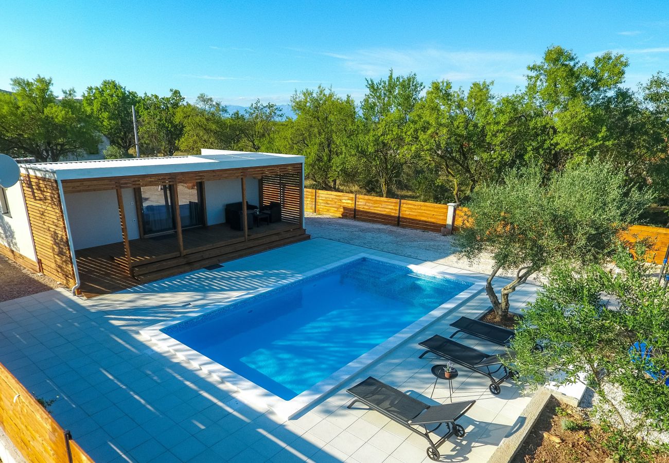 House in Donje Raštane - Poolincluded - Holiday Home Relax