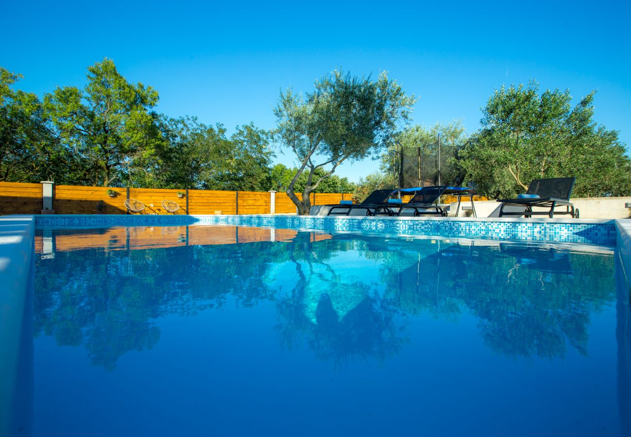 House in Donje Raštane - Poolincluded - Holiday Home Relax