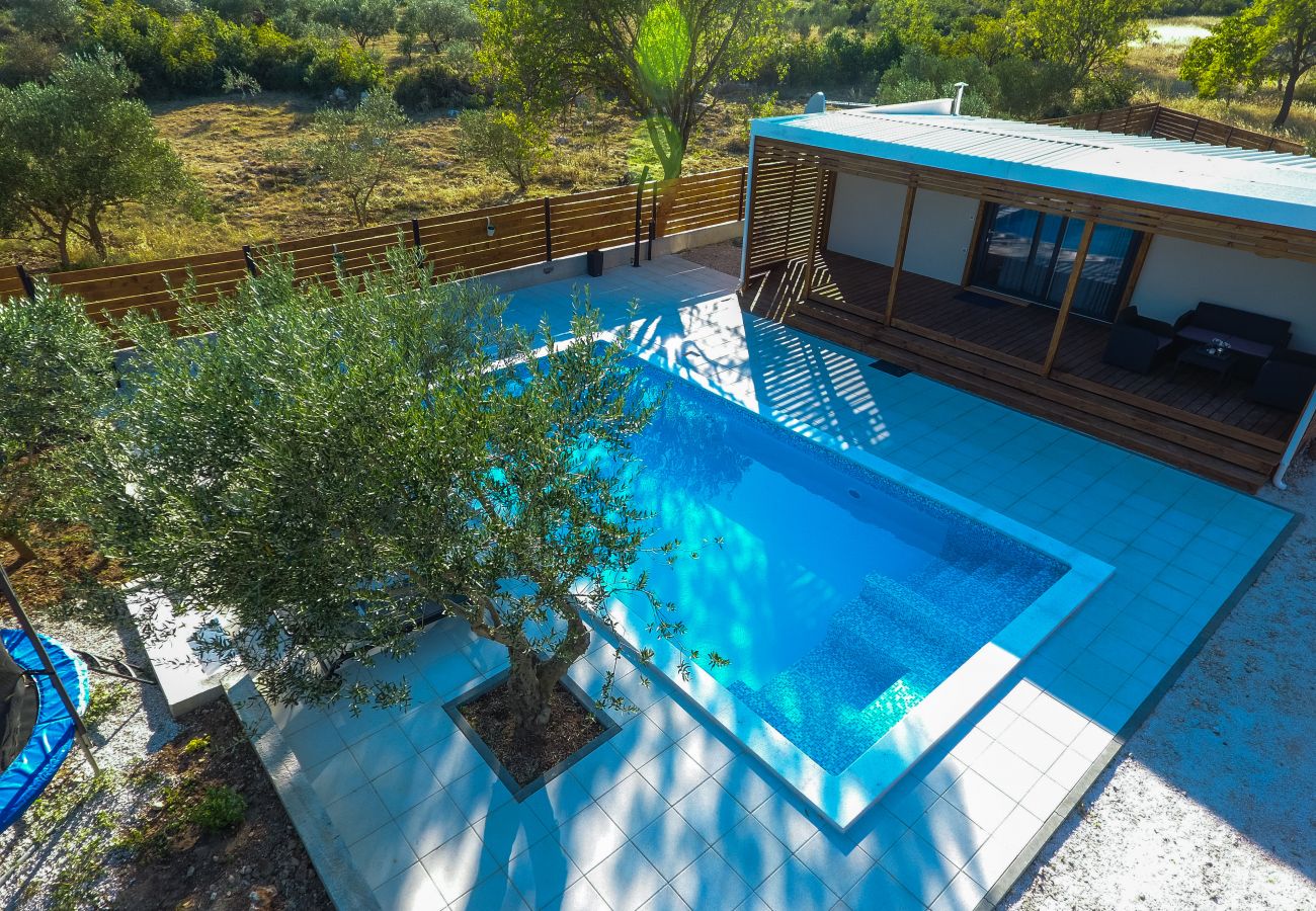 House in Donje Raštane - Poolincluded - Holiday Home Relax