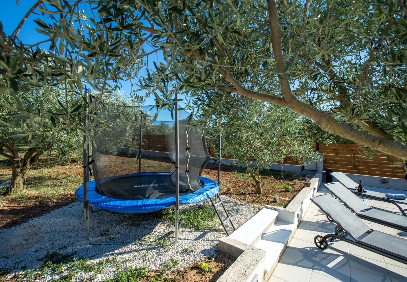 House in Donje Raštane - Poolincluded - Holiday Home Relax
