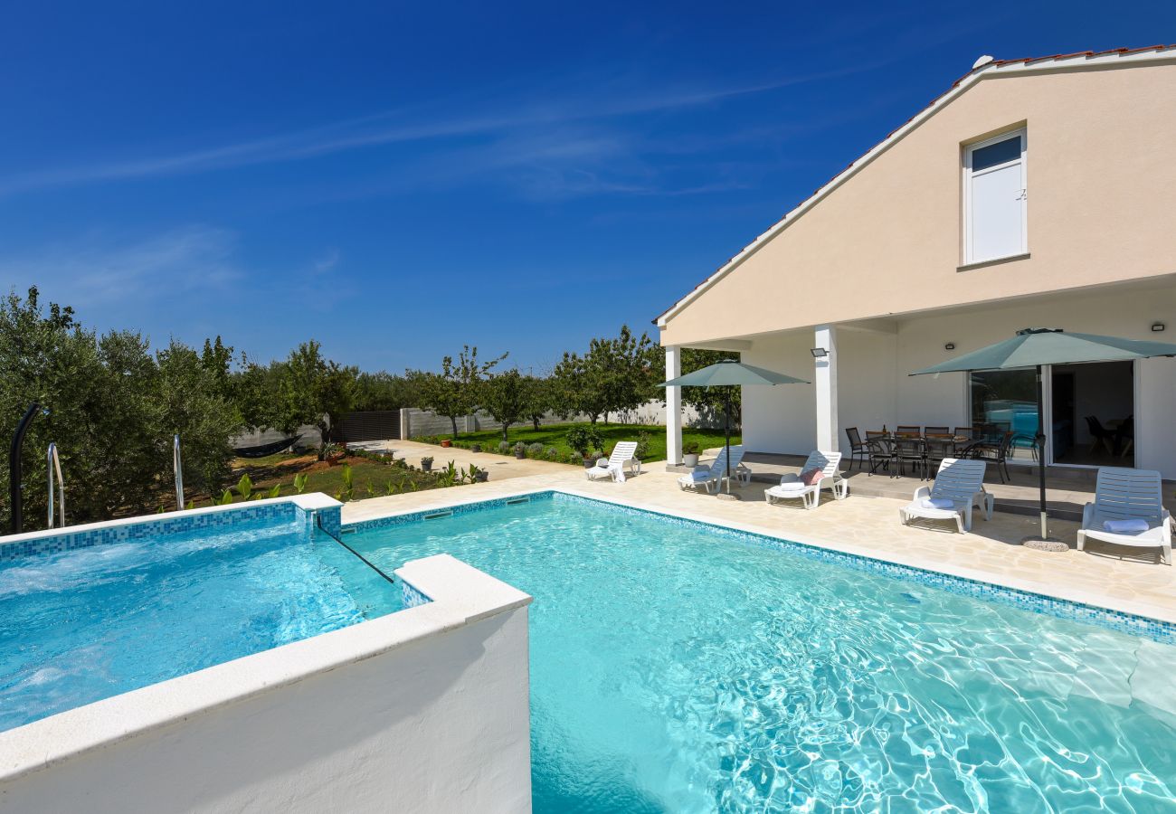 House in Galovac - Poolincluded - Holiday Home Anima
