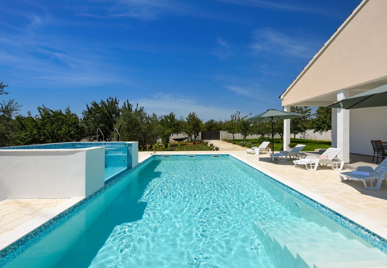 House in Galovac - Poolincluded - Holiday Home Anima