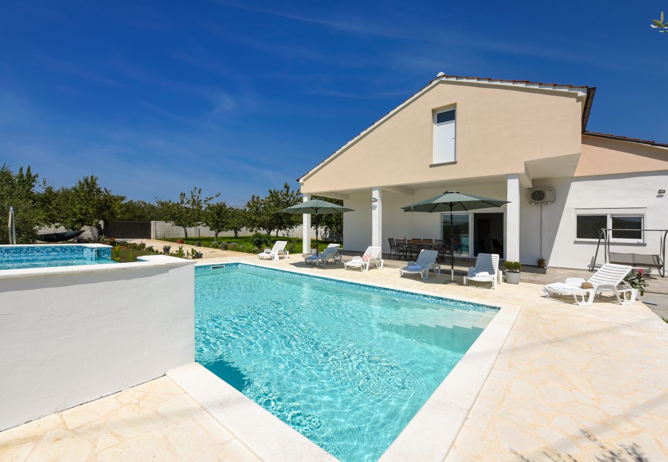 House in Galovac - Poolincluded - Holiday Home Anima