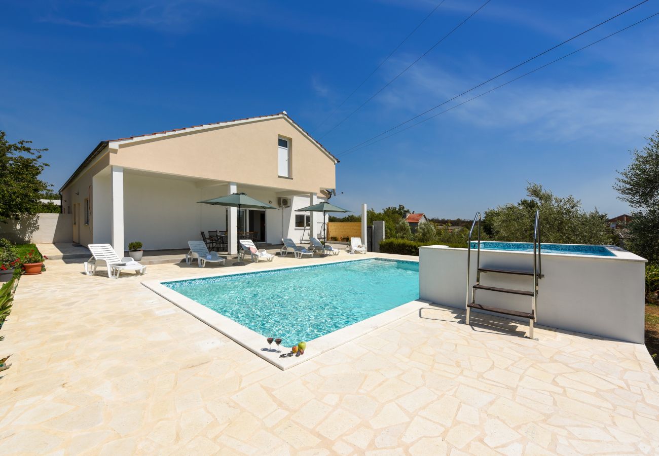 House in Galovac - Poolincluded - Holiday Home Anima