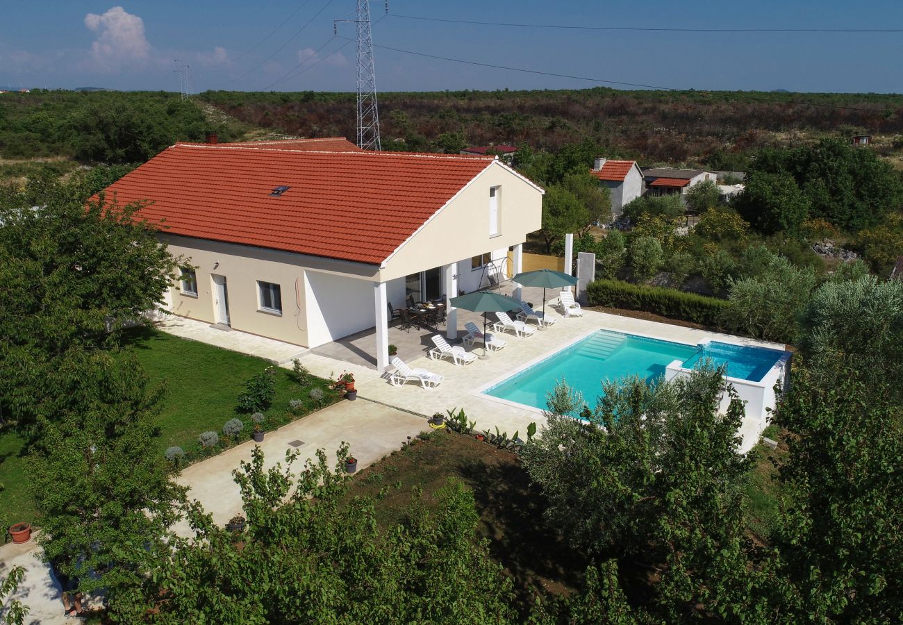 House in Galovac - Poolincluded - Holiday Home Anima