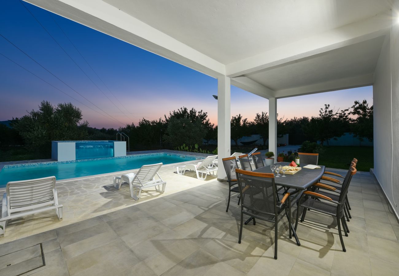House in Galovac - Poolincluded - Holiday Home Anima