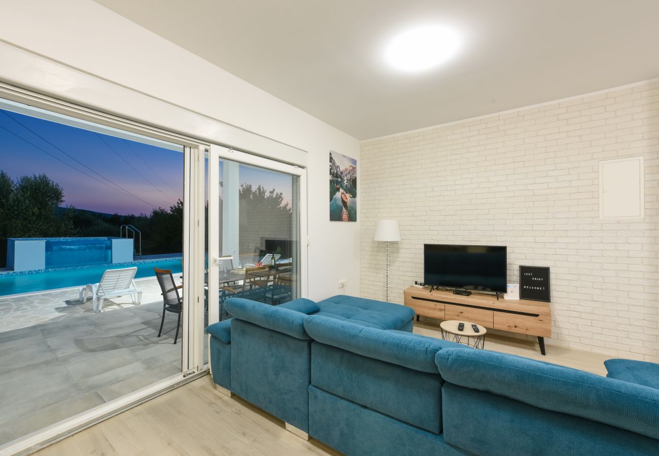 House in Galovac - Poolincluded - Holiday Home Anima