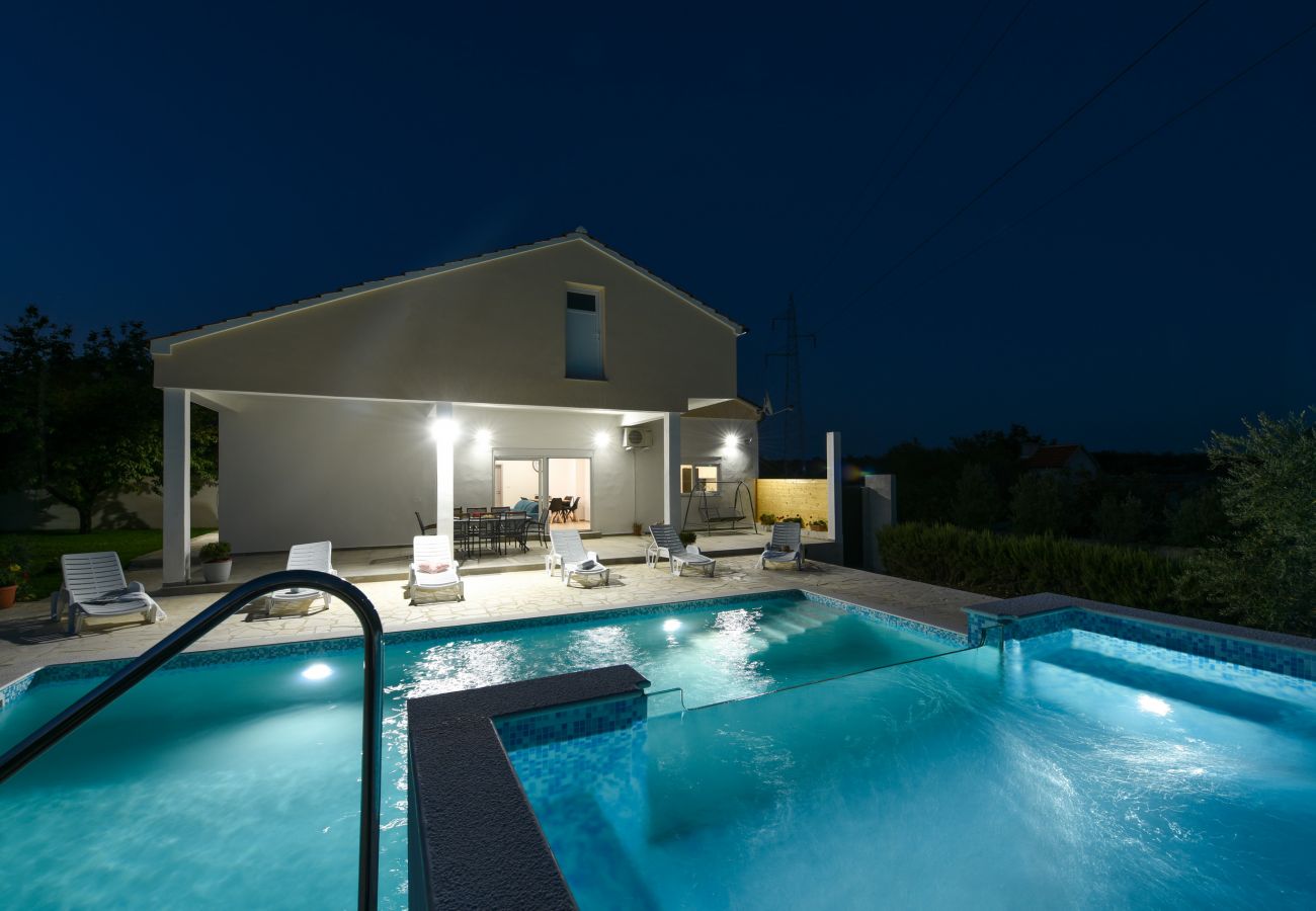 House in Galovac - Poolincluded - Holiday Home Anima