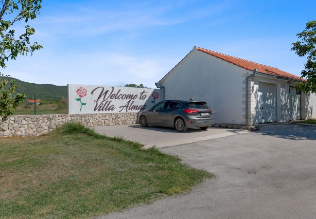 Villa in Neoric - Poolincluded - Spa & Sport Villa Neoric Villa in Neoric - Poolincluded - Spa & Sport Villa Neoric