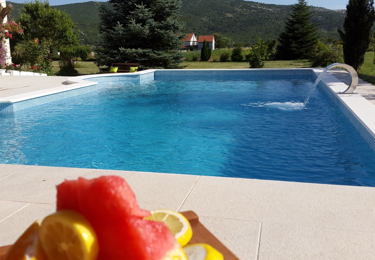 Villa in Neoric - Poolincluded - Spa & Sport Villa Neoric