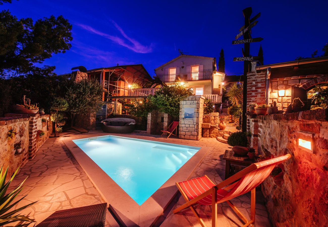 House in Maslenica - Poolicluded - Holiday House Halic