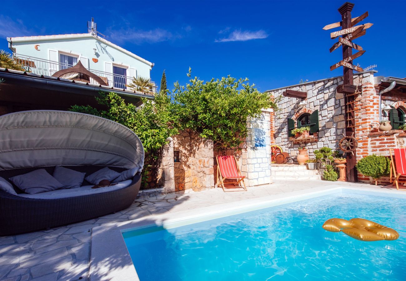 House in Maslenica - Poolicluded - Holiday House Halic