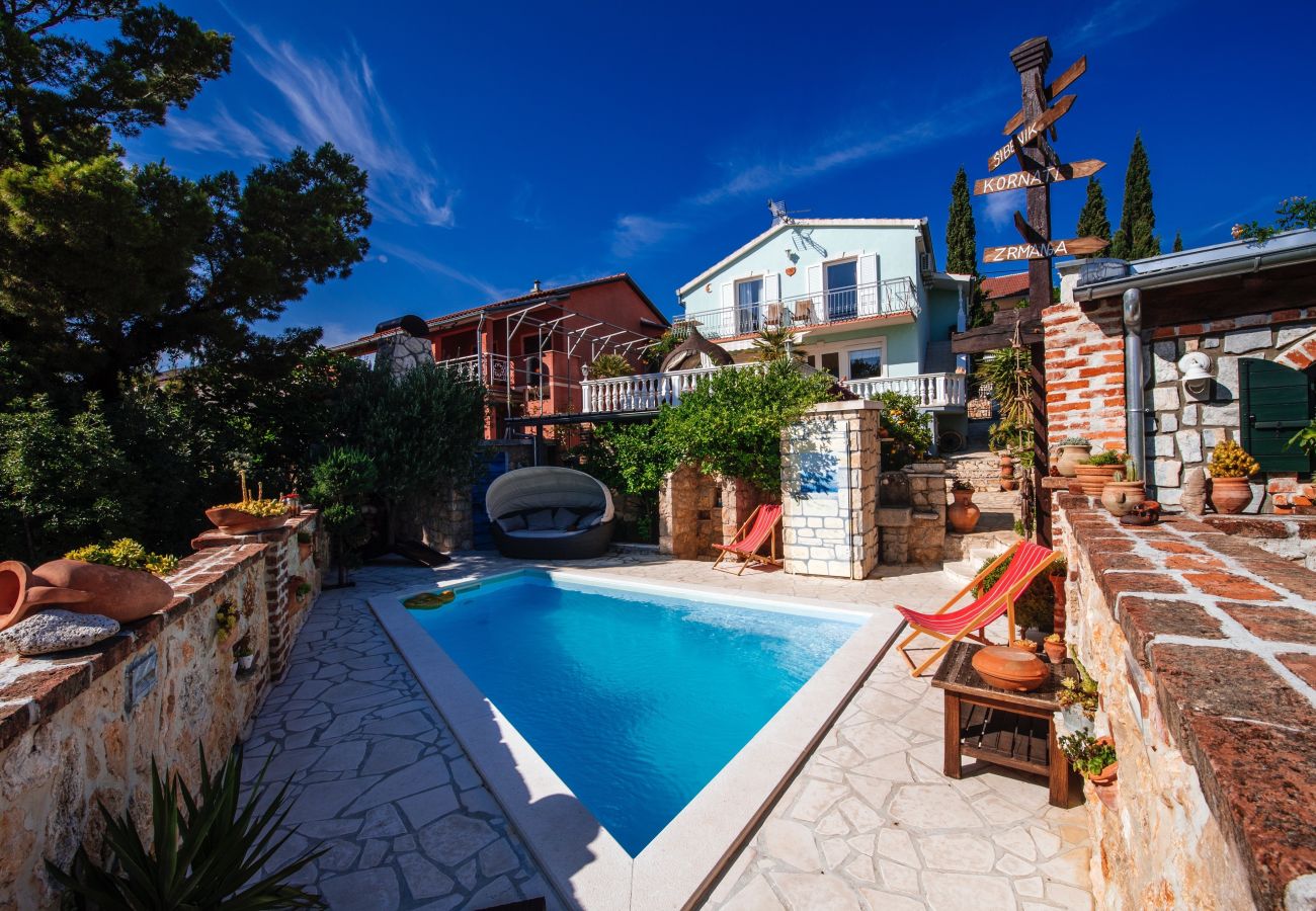 House in Maslenica - Poolicluded - Holiday House Halic