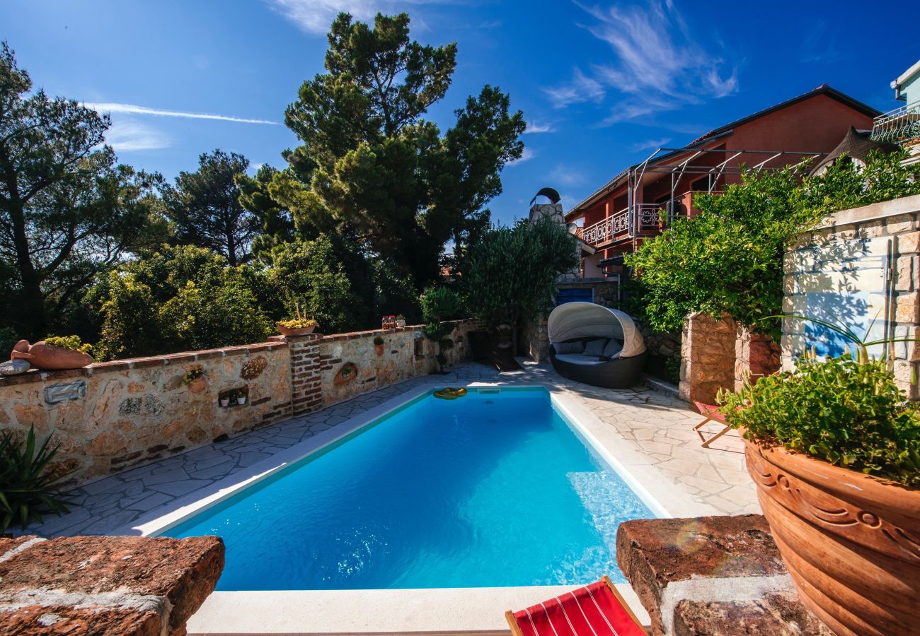 House in Maslenica - Poolicluded - Holiday House Halic
