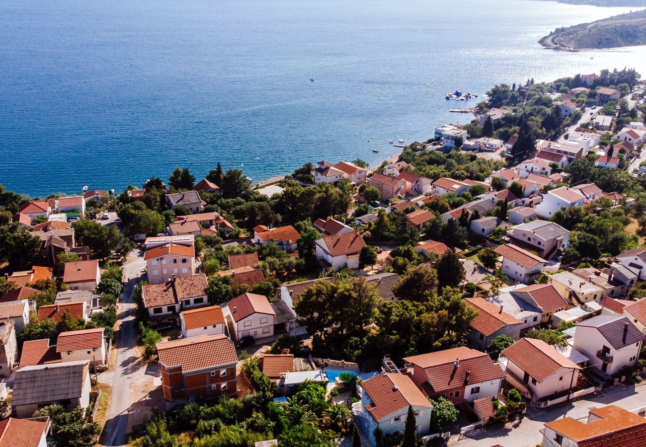 House in Maslenica - Poolicluded - Holiday House Halic