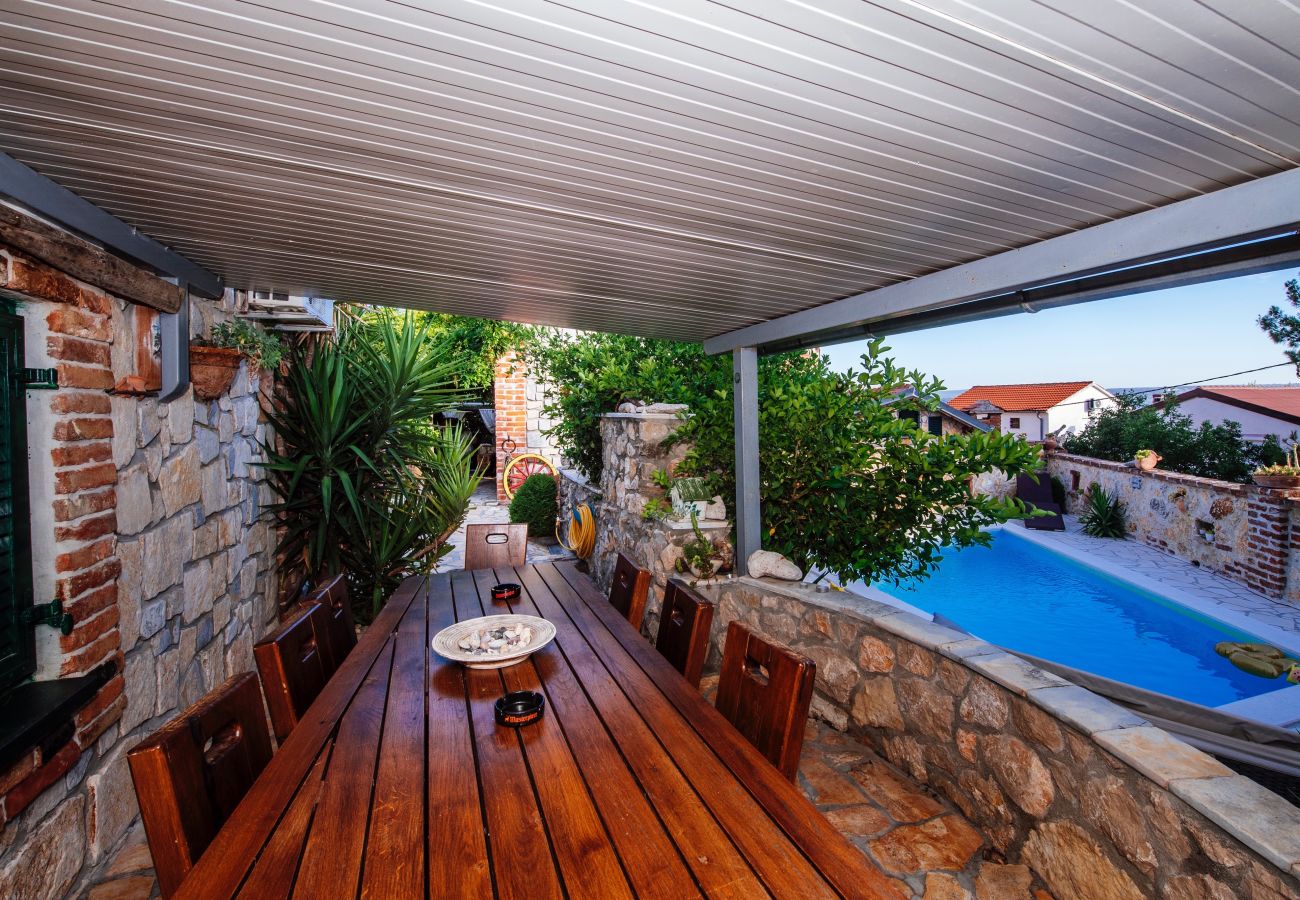House in Maslenica - Poolicluded - Holiday House Halic