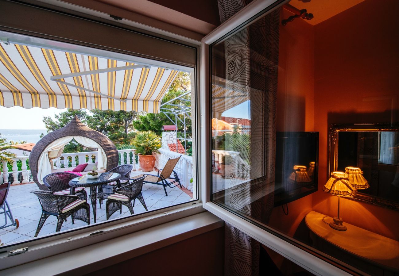 House in Maslenica - Poolicluded - Holiday House Halic