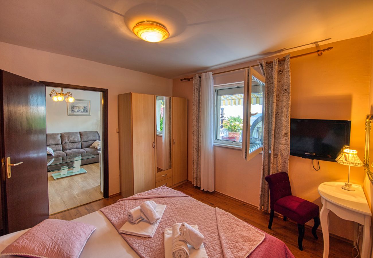 House in Maslenica - Poolicluded - Holiday House Halic