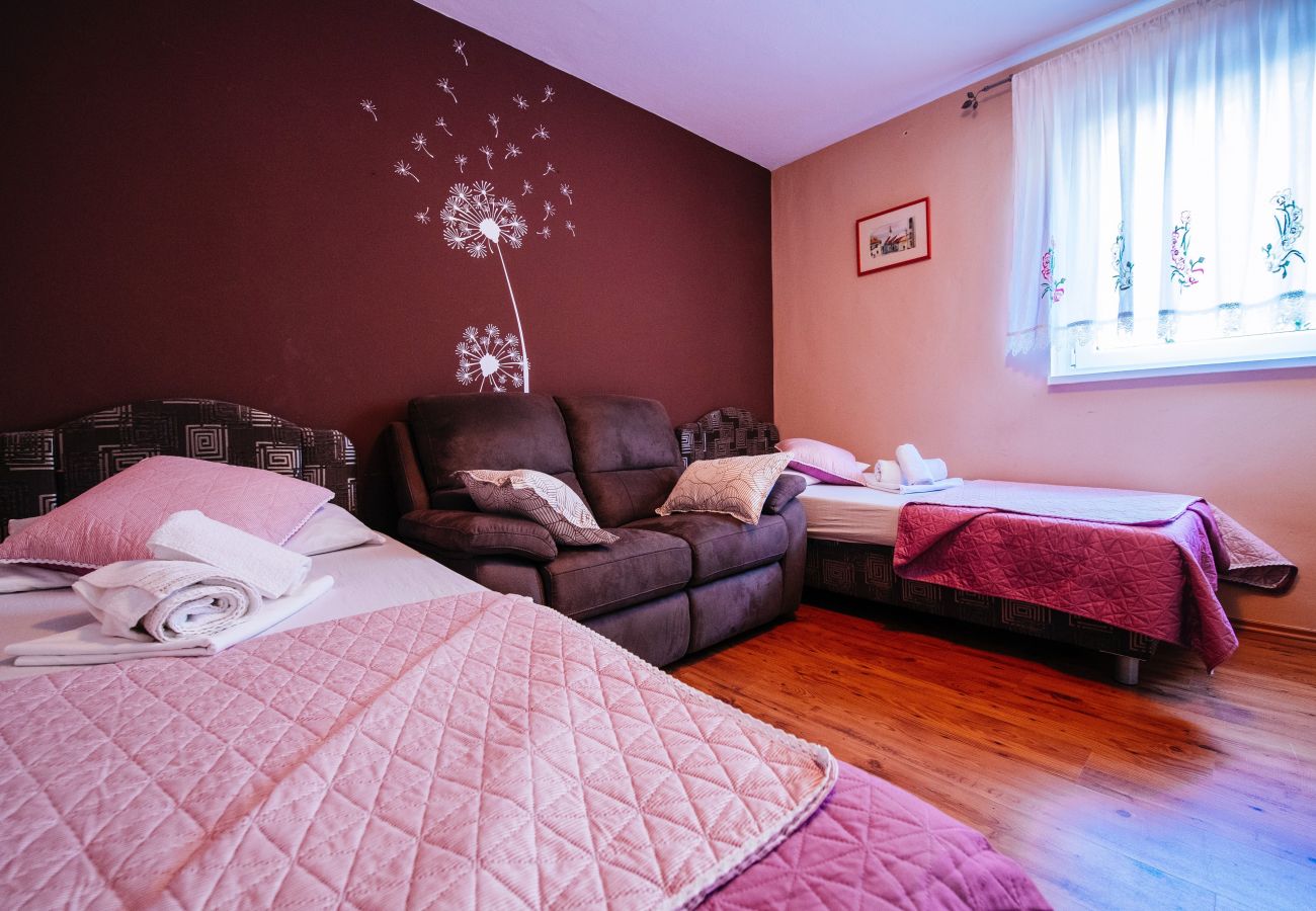 House in Maslenica - Poolicluded - Holiday House Halic