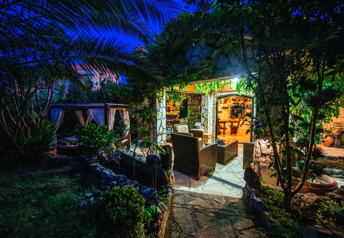 House in Maslenica - Poolicluded - Holiday House Halic