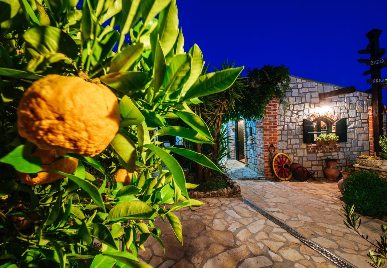 House in Maslenica - Poolicluded - Holiday House Halic