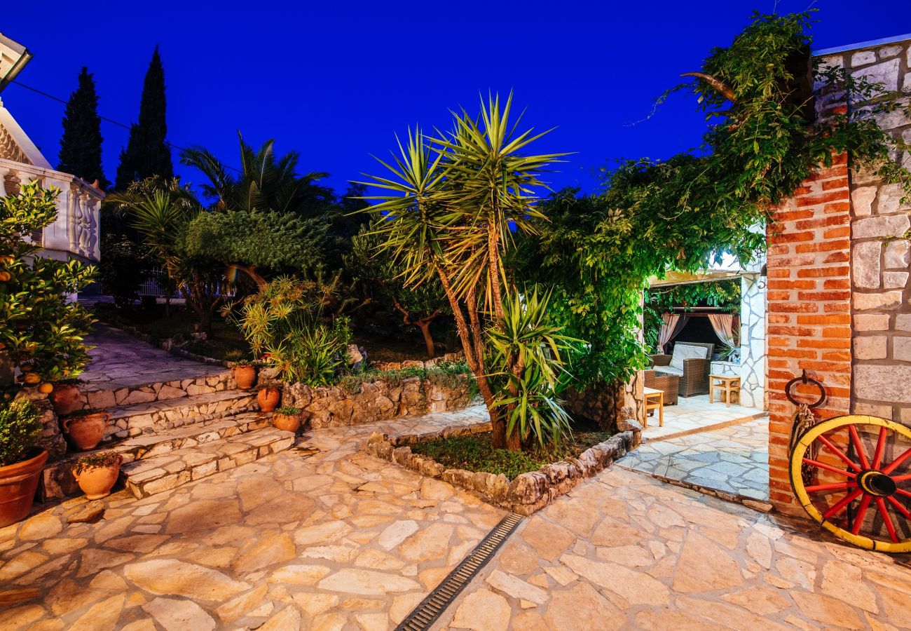 House in Maslenica - Poolicluded - Holiday House Halic
