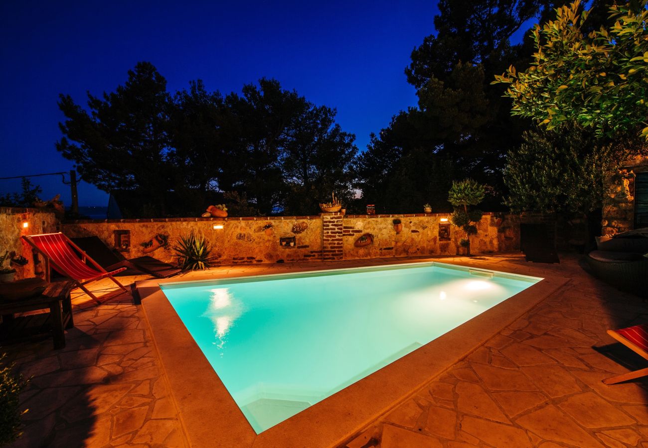 House in Maslenica - Poolicluded - Holiday House Halic