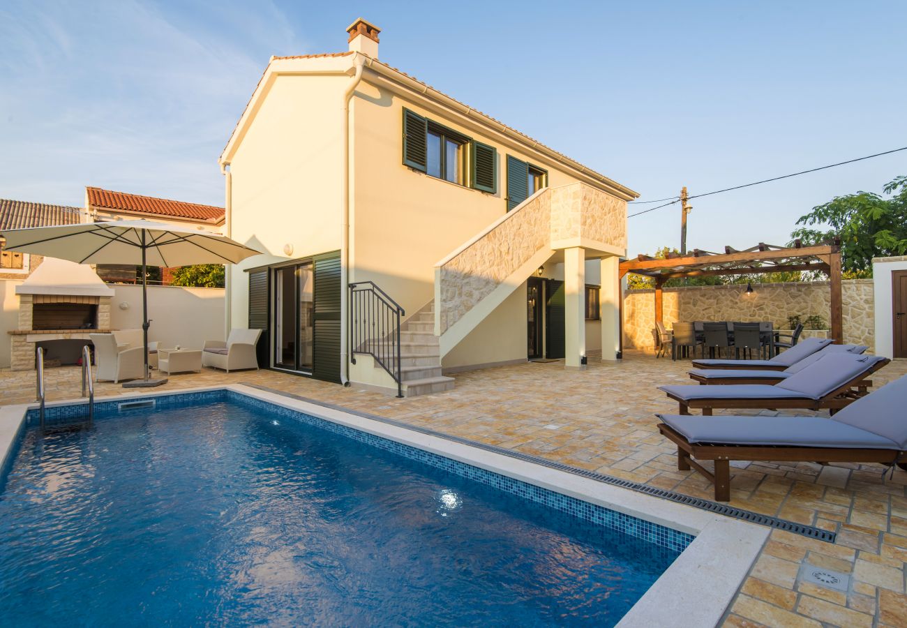 House in Vinjerac - Poolincluded - Villa Ive