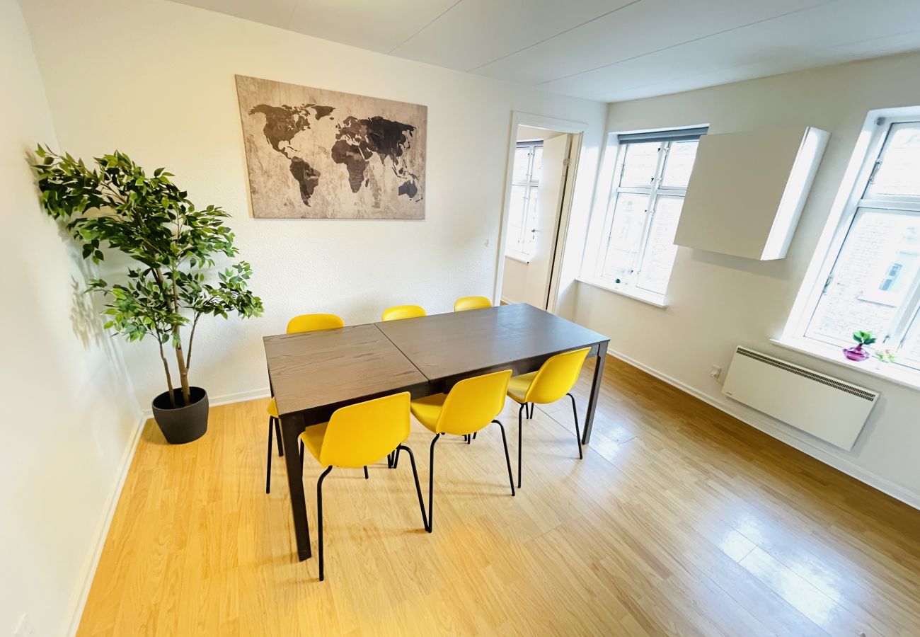 Apartment in Aalborg - aday - Reberbansgade Central Apartment
