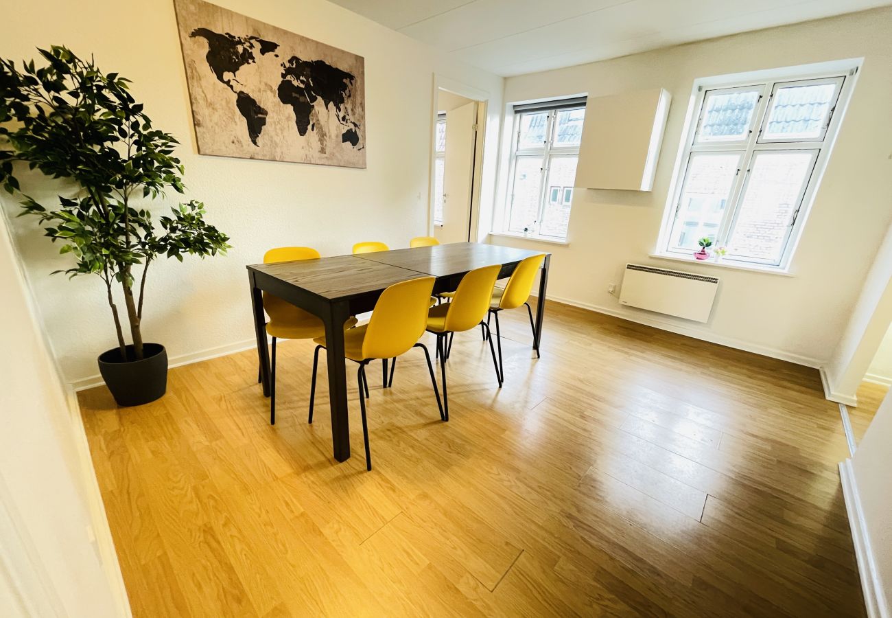 Apartment in Aalborg - aday - Reberbansgade Central Apartment