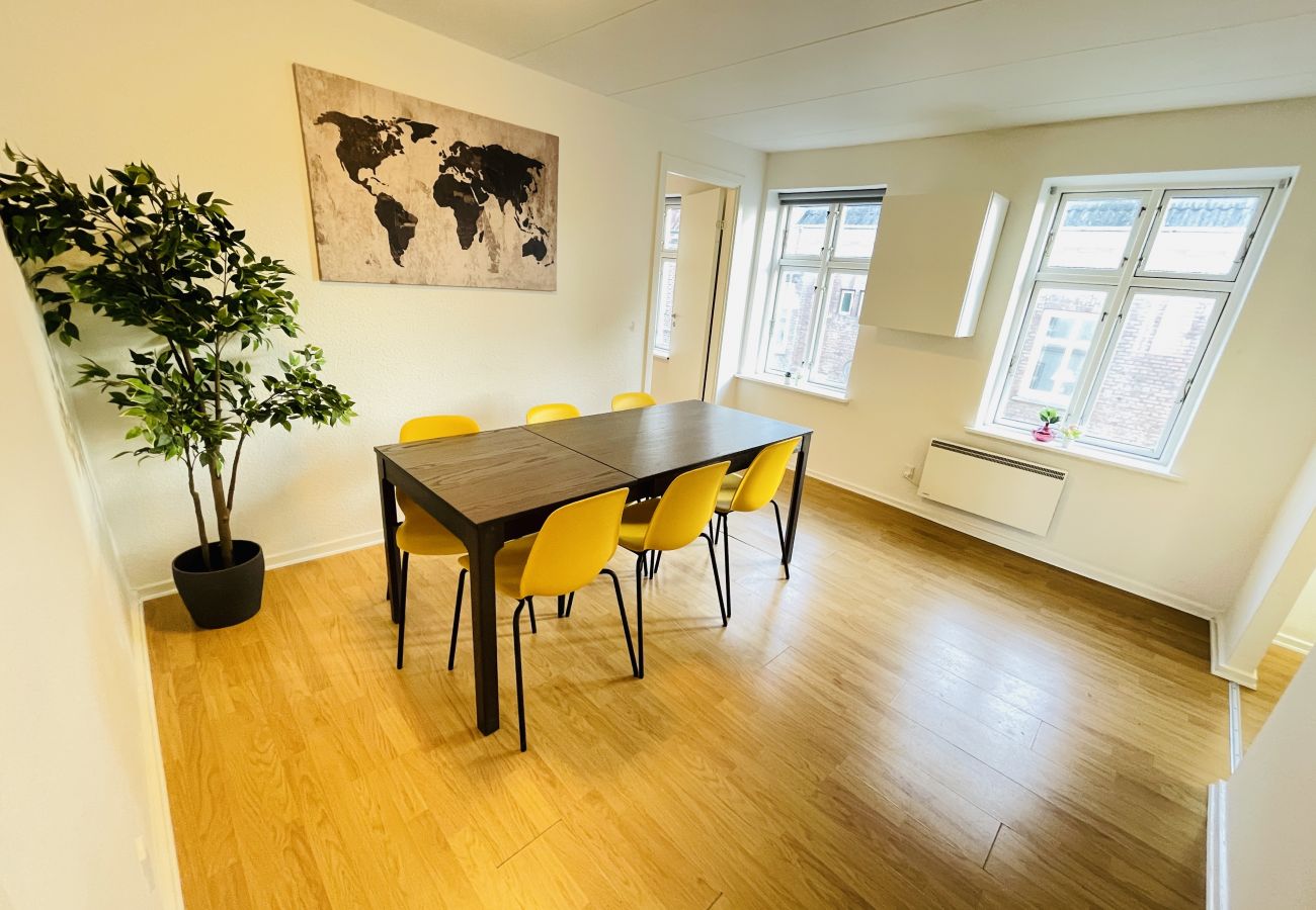 Apartment in Aalborg - aday - Reberbansgade Central Apartment