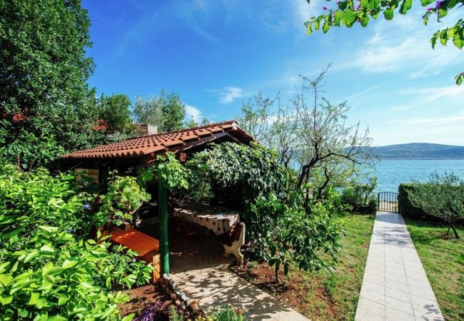 Apartment in Starigrad - Beachfront apartment Stipe