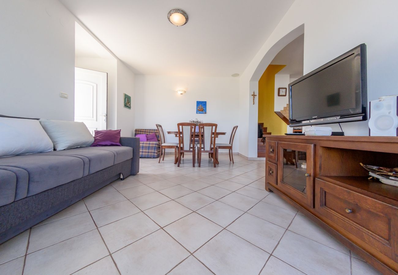 House in Veli Rat - Vacation house Mirta