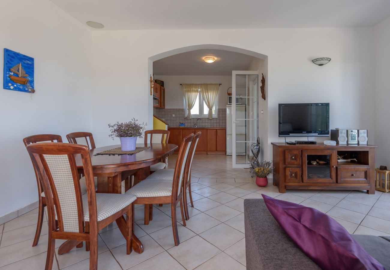 House in Veli Rat - Vacation house Mirta