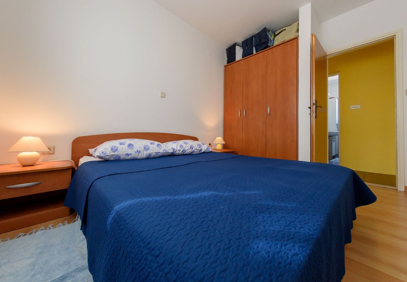 House in Veli Rat - Vacation house Mirta