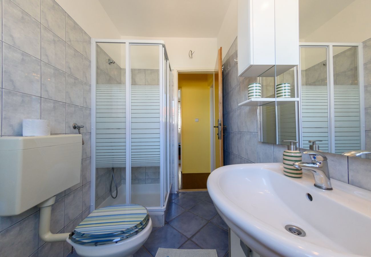 House in Veli Rat - Vacation house Mirta