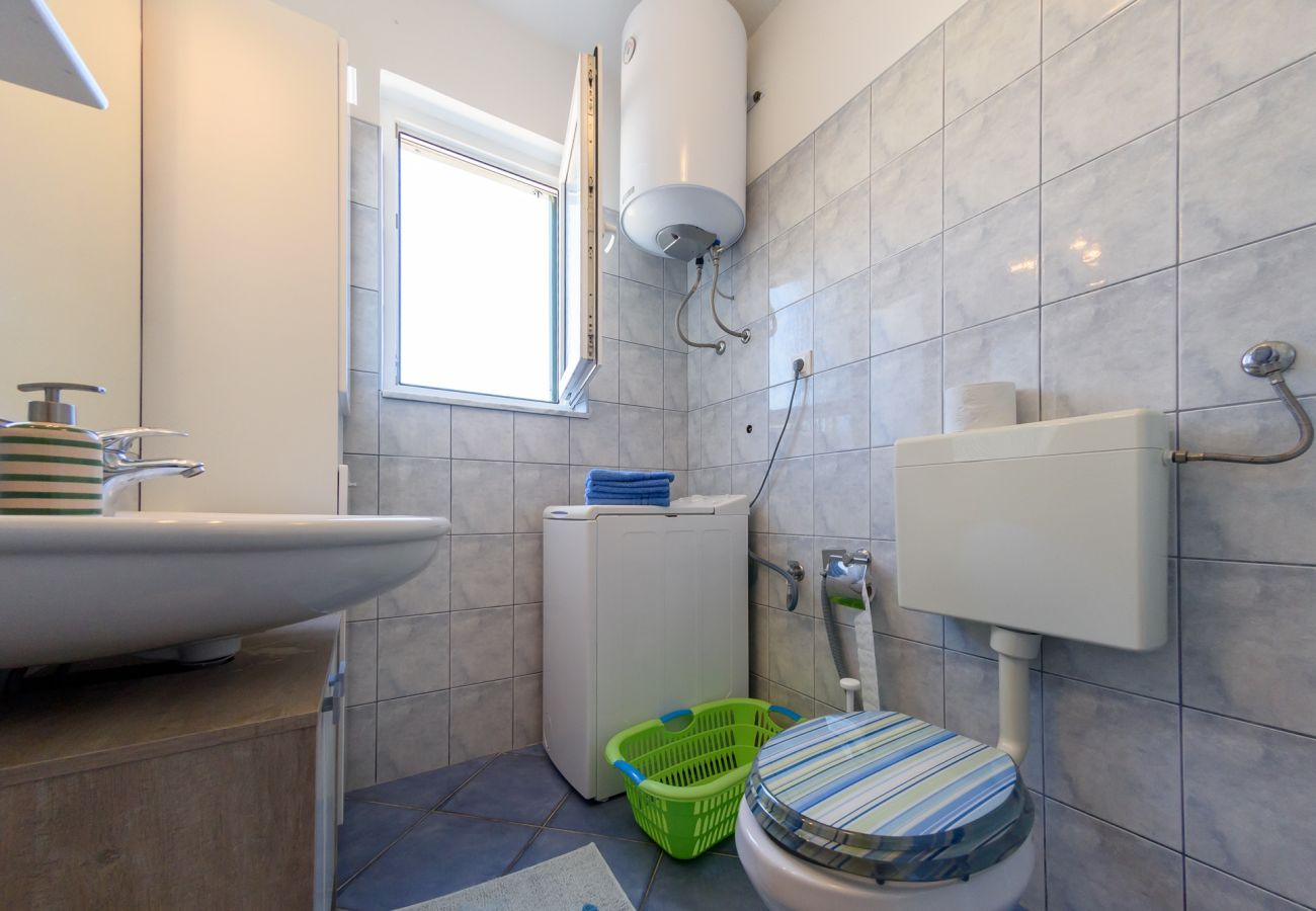House in Veli Rat - Vacation house Mirta