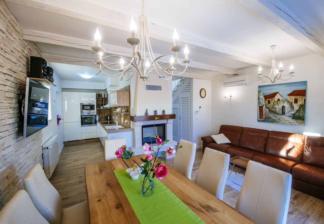 Villa in Vinjerac - Poolincluded - Villa Coza