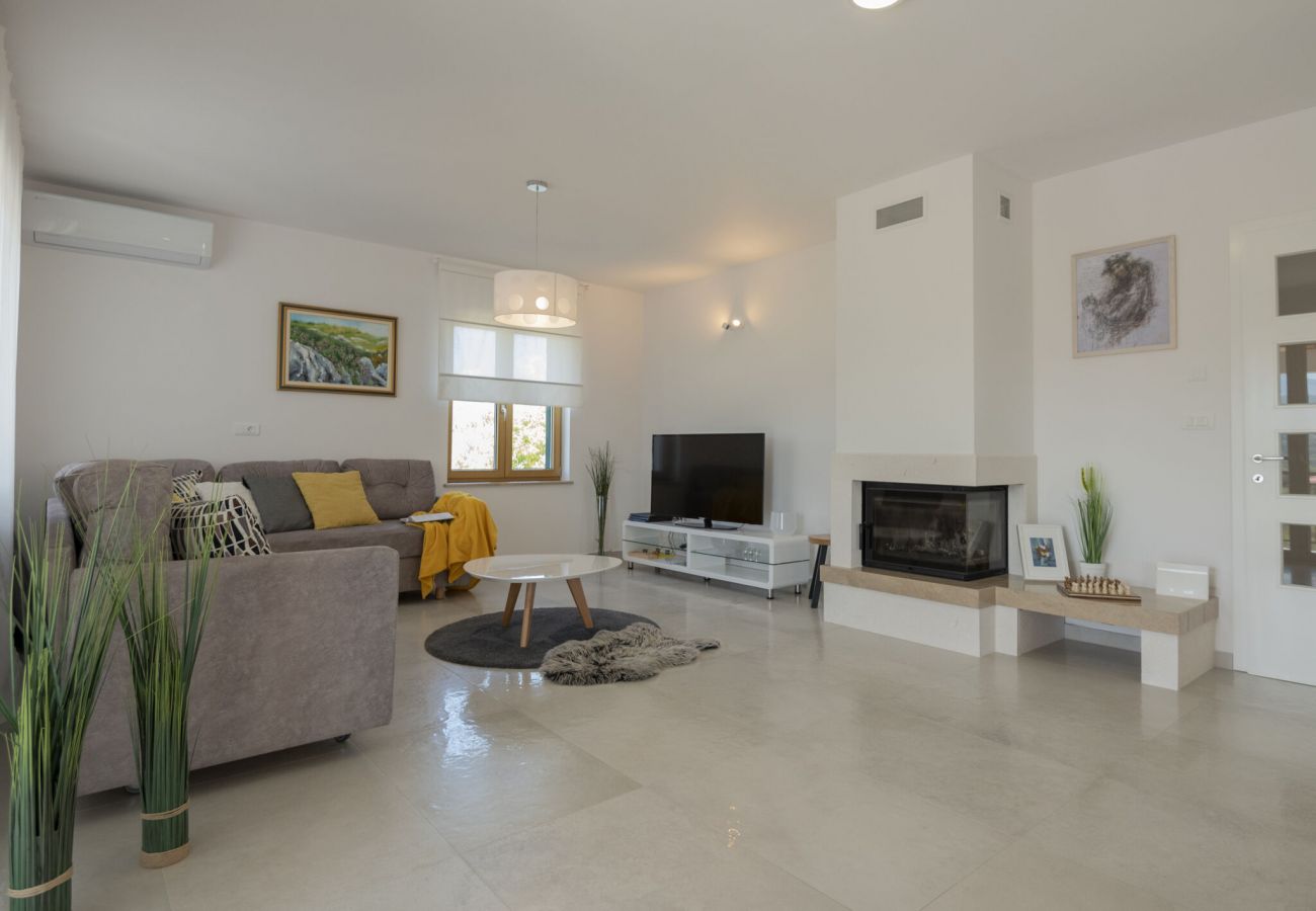 Villa in Glavina Donja - Poolincluded - Villa Melita