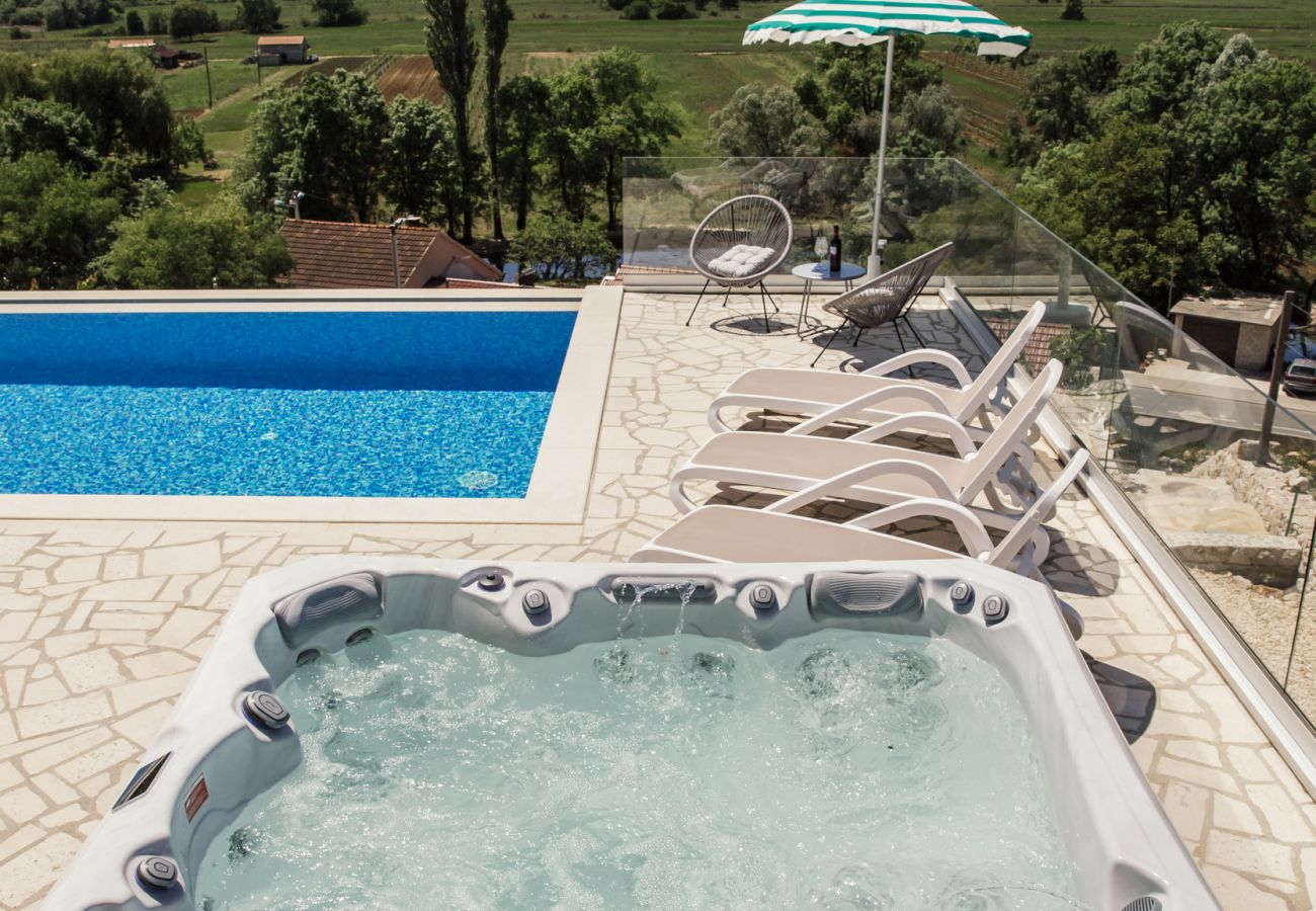 Villa in Glavina Donja - Poolincluded - Villa Melita