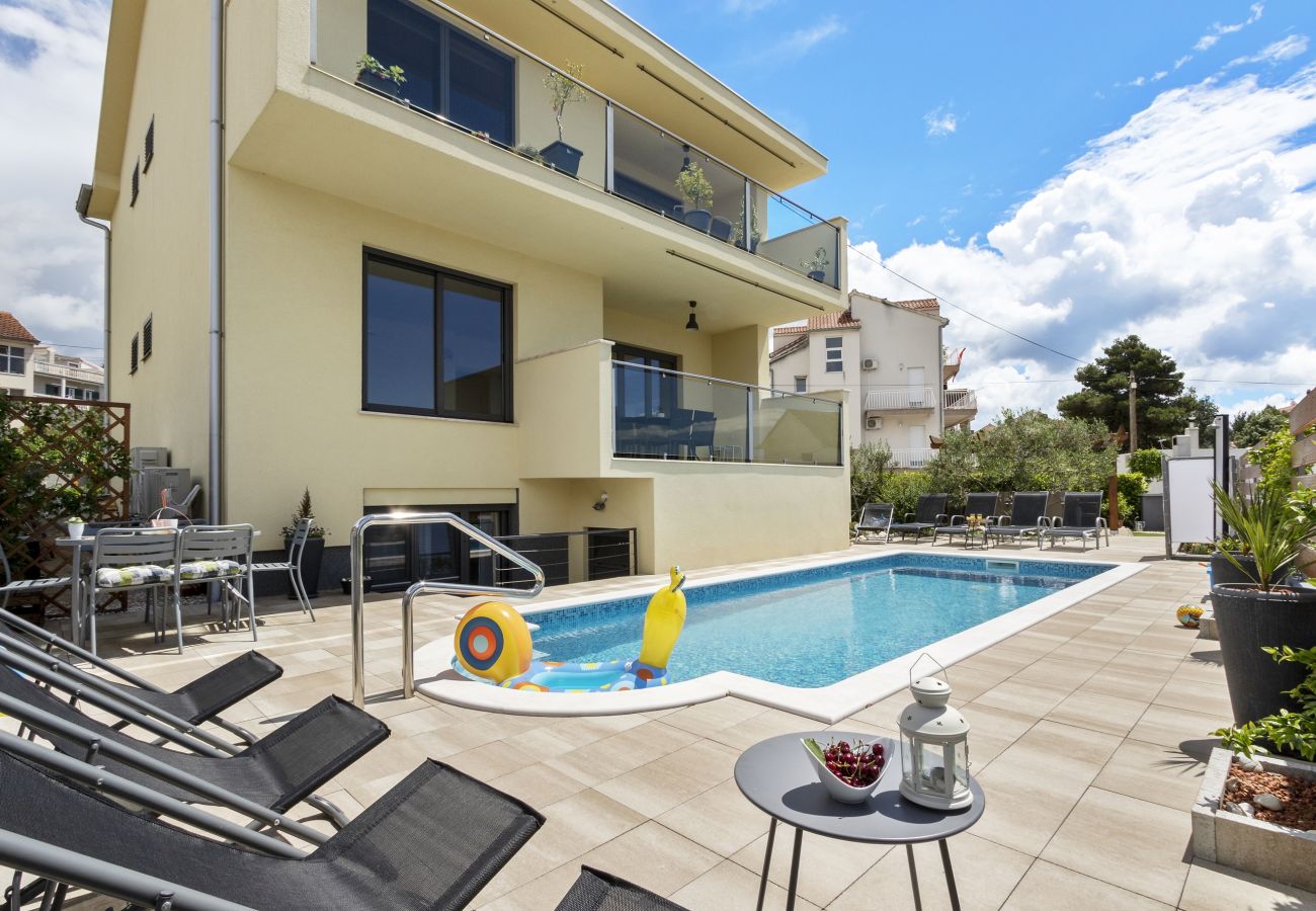 Apartment in Šibenik - Poolincluded - Apartment Cvita