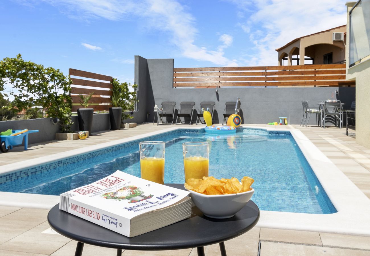 Apartment in Šibenik - Poolincluded - Apartment Cvita