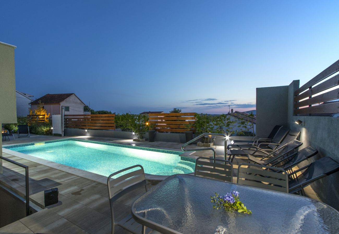 Apartment in Šibenik - Poolincluded - Apartment Cvita
