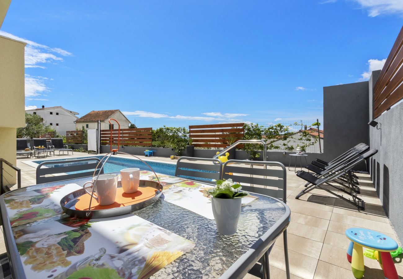 Apartment in Šibenik - Poolincluded - Apartment Cvita